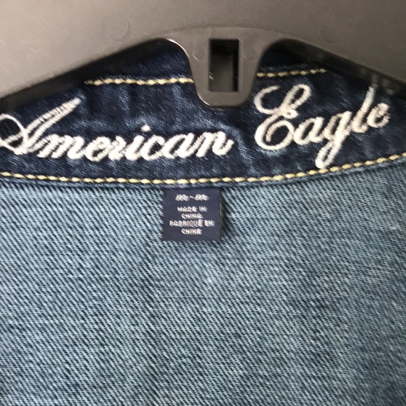 American Eagle Crop Denim Jacket. - Picture 8 of 9